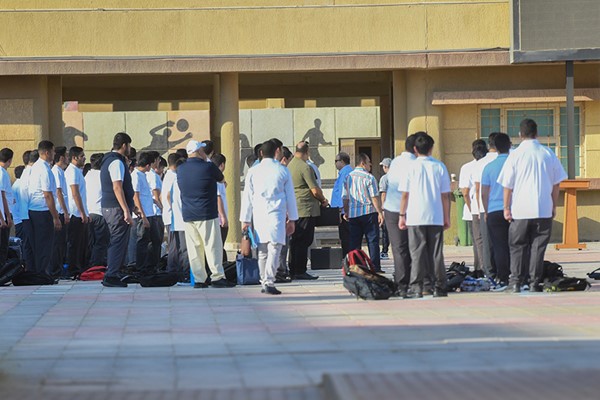 طلاب المرحلتين المتوسطة والثانوية انضموا إلى قطار العام الدراسي الجديد