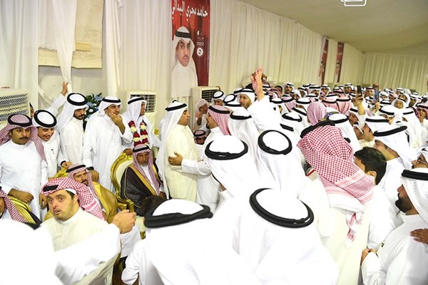 جموع غفيرة تهنئ حامد البذالي