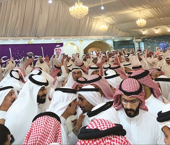 ماجد المطيري يتلقى التهاني من أبناء الدائرة الخامسة