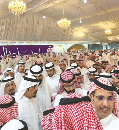 ماجد المطيري يتلقى التهاني من الناخبين