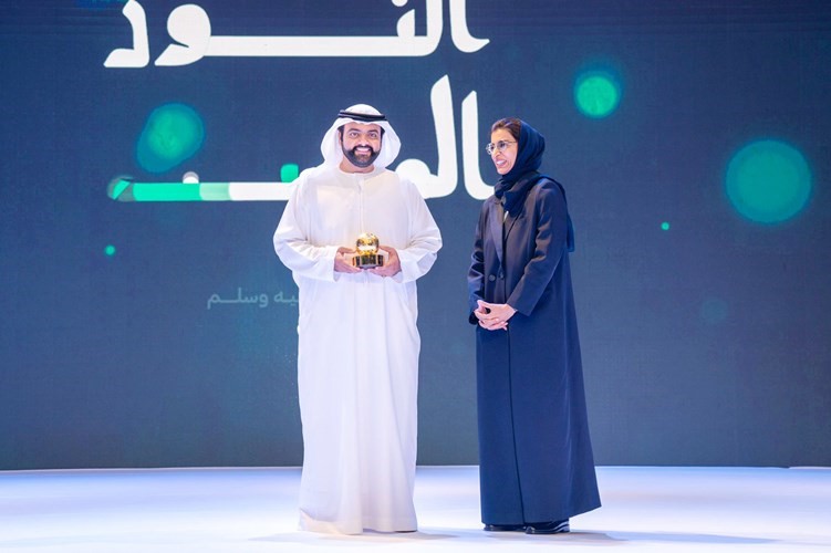 محمد الشرقي يشهد انطلاق مهرجان «البدر» بالفجيرة ويتوج الفائزين بجائزة «في حب النور المبين»