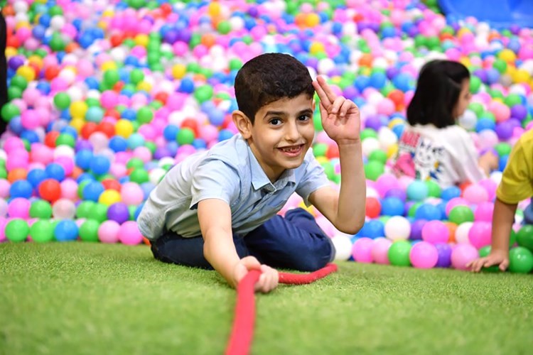 لعب واستمتاع