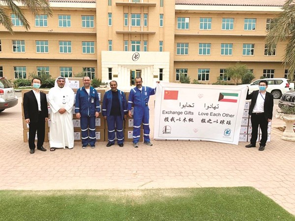 الصين والكويت تتعاونان لمكافحة الوباء يدا بيد
