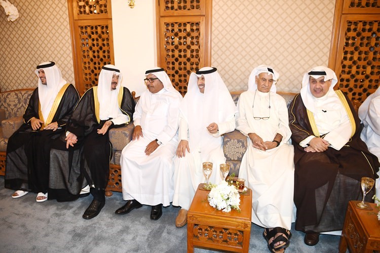 الشيخ حمد جابر العلي ووليد النصف ومحمد عبدالعزيز الشايع والشيخ أحمد العبدالله(هاني الشمري)