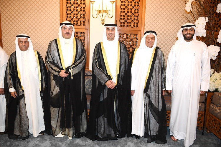 الشيخ جابر مشعل الأحمد يقدم التهاني