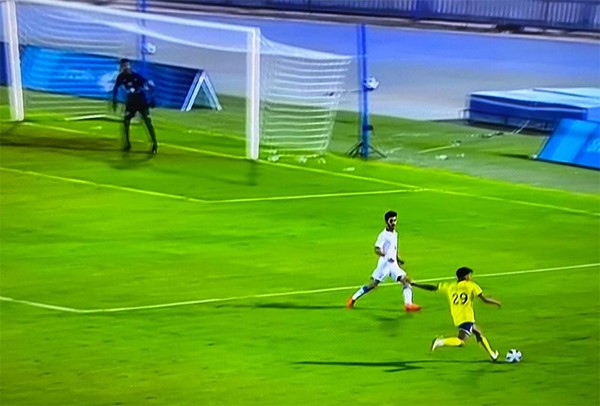 الجهراء يتخطى الساحل بضربة جزاء