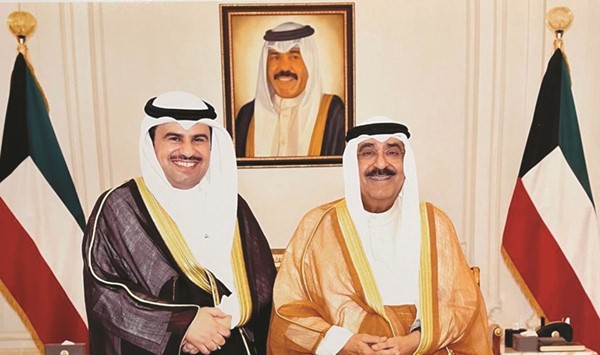 سمو نائب الأمير وولي العهد الشيخ مشعل الأحمد مع ثامر السويط