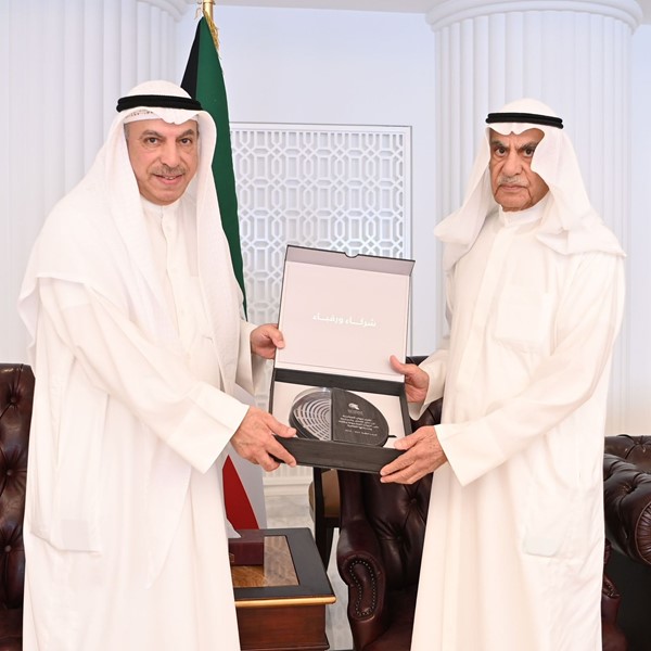 السعدون يستقبل رئيس ديوان المحاسبة