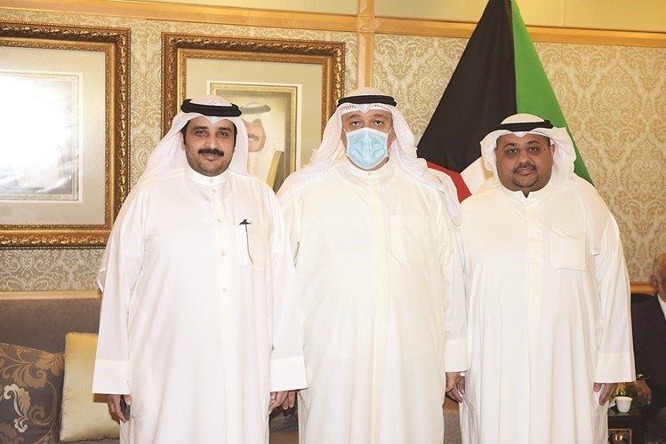 وزير الصحة يتلقى تهنئة من مشعل الزعبي وعبدالرحمن الفارس