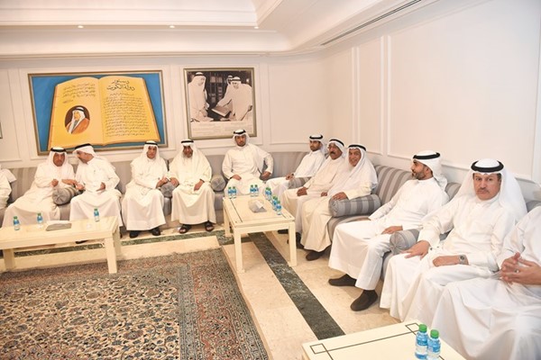 جانب من الحضور في ديوان السعدون