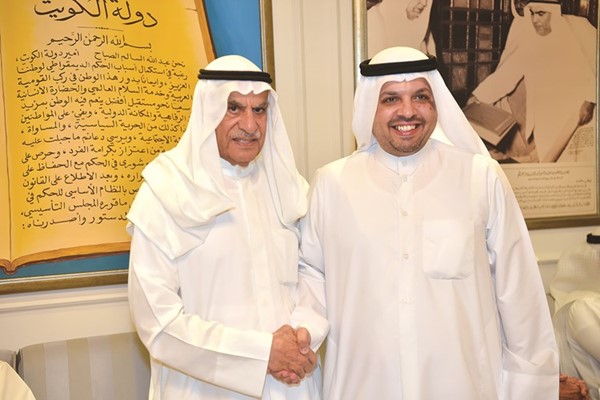 السعدون مع أحد المباركين