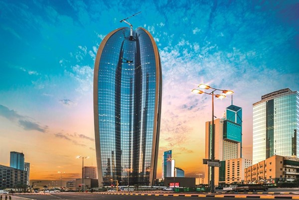 عصام الصقر: «الوطني» يواصل تنفيذ إستراتيجيته لتحقيق النمو.. والاستثمار بقوة في الابتكار