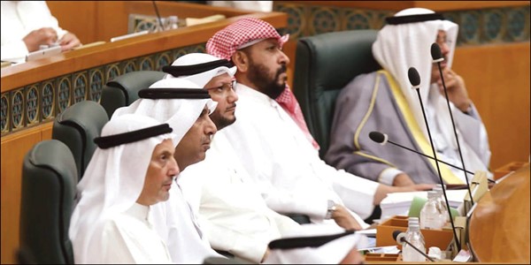  سمو رئيس الوزراء الشيخ أحمد نواف الأحمد الصباح والشيخ طلال الخالد وبراك الشيتان ود.بدر الملا والشيخ سالم العبدالله