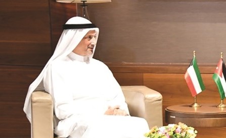 الشيخ سالم العبدالله خلال اللقاء مع أيمن الصفدي