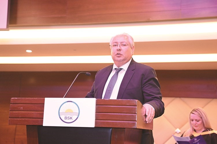 السفير المصري أسامة شلتوت متحدثا