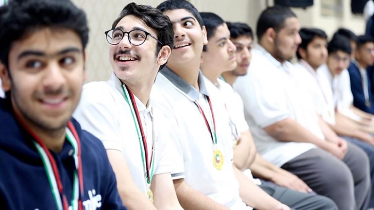 السلطان: حريصون على خلق روح المنافسة والابتكار في نفوس أبنائنا الطلبة