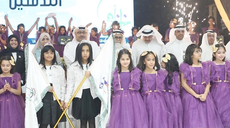 السلطان: حريصون على خلق روح المنافسة والابتكار في نفوس أبنائنا الطلبة