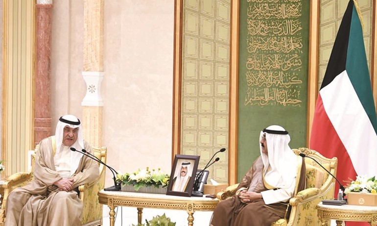 سمو ولي العهد الشيخ مشعل الأحمد خلال اللقاء مع محمد الصقر
