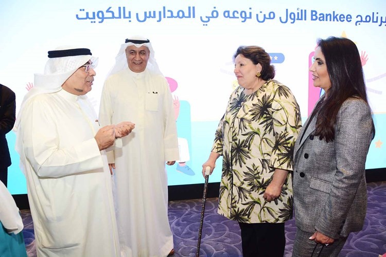 صلاح الفليج وفيصل المقصيد وم.أبرار الحماد ونورة الغانم على هامش الفعالية