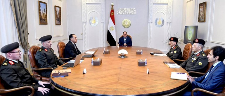 الرئيس عبدالفتاح السيسي خلال اجتماعه مع رئيس مجلس الوزراء د.مصطفى مدبولي وعدد من المسؤولين