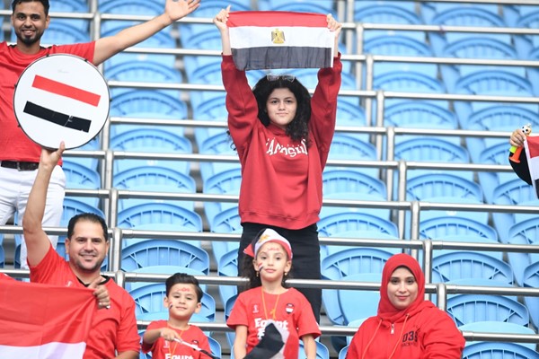 آلاف المشجعين تدفقوا على ستاد جابر قبل ساعات من لقاء مصر وبلجيكا
