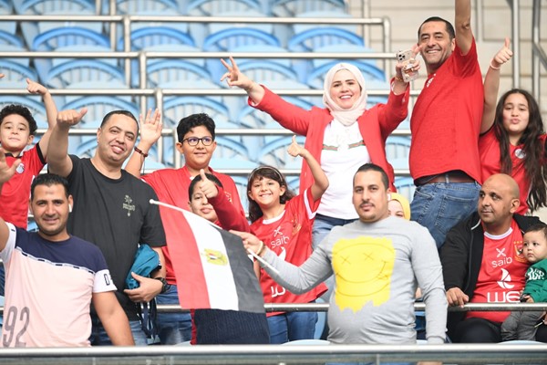 آلاف المشجعين تدفقوا على ستاد جابر قبل ساعات من لقاء مصر وبلجيكا