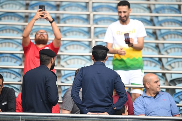 آلاف المشجعين تدفقوا على ستاد جابر قبل ساعات من لقاء مصر وبلجيكا
