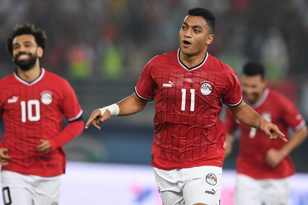 عدسة "الأنباء" ترصد الهدف الأول للمنتخب المصري في مرمى بلجيكا والذي سجله مصطفى محمد وفرحته مع اللاعبين