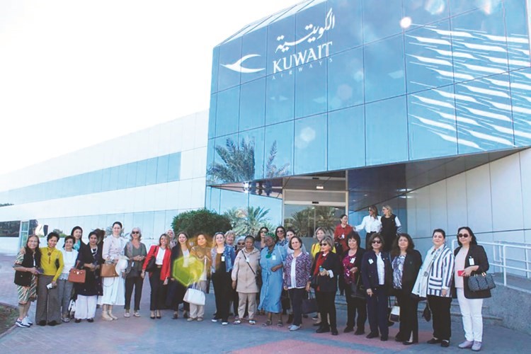 مجموعة المرأة الدولية قامت بزيارة ميدانية للخطوط الجوية الكويتية