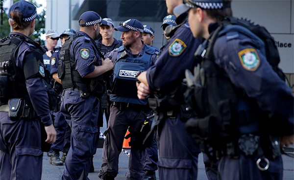 الشرطة الاسترالية: توجيه اتهامات لـ6 أشخاص ومصادرة 300 كيلوجرام من المخدرات في عملية كبيرة