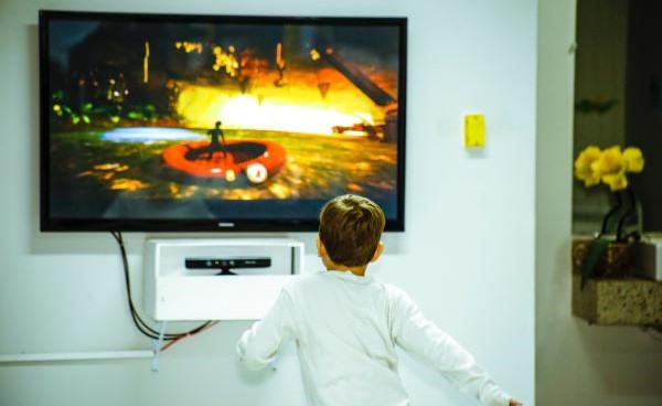 دراسة: التلفزيون هو الوسيط المفضل للأطفال الصغار في ألمانيا