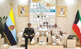 رئيس الأركان استقبل قائد البحرية المصرية