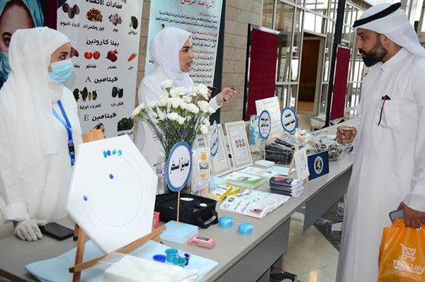 مركز الكويت لمكافحة السرطان ينظم فعالية توعوية بسرطان الرئة والبروستاتا في جامعة الكويت