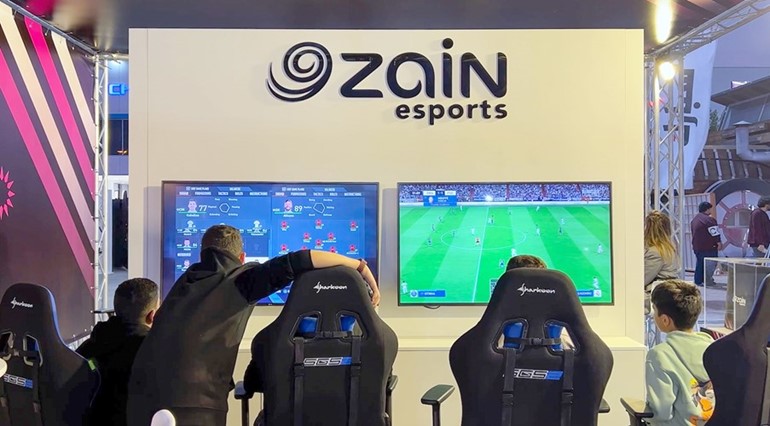 تفاعل الشباب والزوار مع فعاليات زين