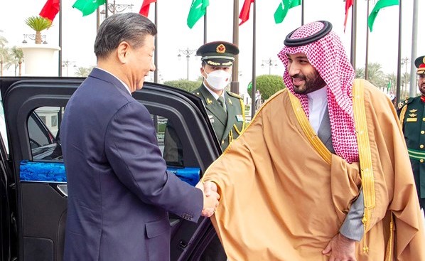 صاحب السمو الملكي الأمير محمد بن سلمان ولي العهد رئيس الوزراء السعودي مستقبلا  الرئيس الصيني شي جين بينغ