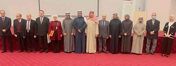 صورة جماعية للمشاركين في الاحتفالية