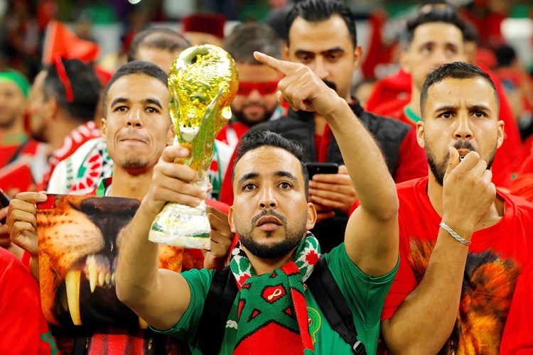 ملك المغرب يهنئ «أسود الأطلس»