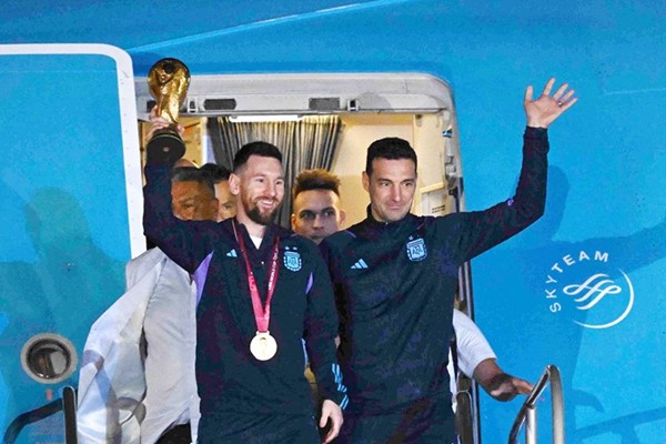 استقبال رائع لأبطال العالم