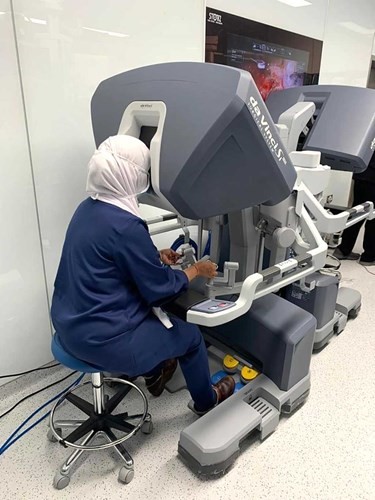 إجراء 5 عمليات جراحية عن طريق «الروبوت الجراحي» في مجال جراحة أورام الرأس والرقبة
