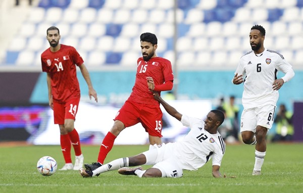 البحرين تبدأ حملة الدفاع عن لقبها بالفوز على الإمارات في "خليجي زين 25"