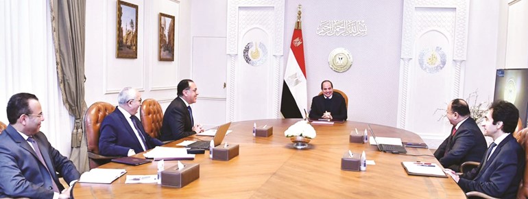 الرئيس عبد الفتاح السيسي خلال اجتماعه مع رئيس مجلس الوزراء د.مصطفى مدبولي وعدد من الوزراء