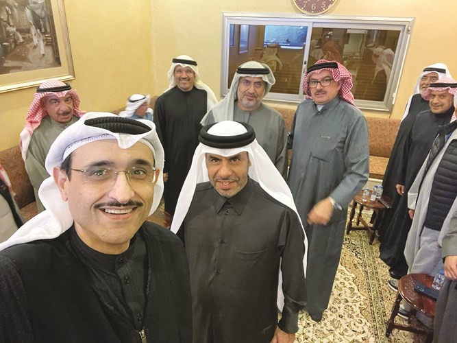 السفير القطري علي آل محمود مع الزميل ثامر الدخيل بوراشد