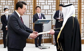 السفير ذياب الرشيدي قدم أوراق اعتماده إلى رئيس كوريا