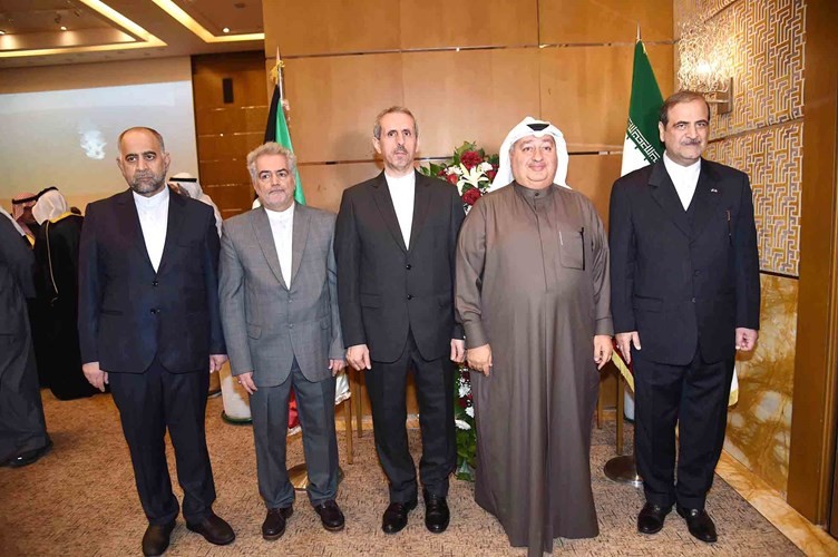 عماد بوخمسين يهنئ بالمناسبة