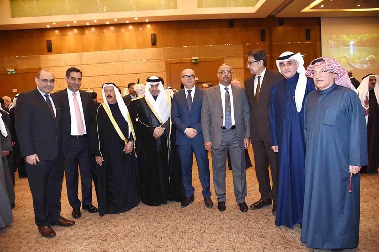 المستشار محمد أبوالحسن والسفير القطري وجواد بوخمسين ومجموعة من الدبلوماسيين