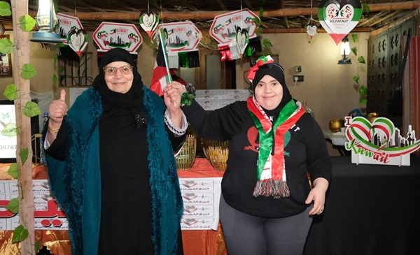 أطفال "الداون" وأقرانهم الأصحاء يتشاركون فرحة الاحتفاء بالأعياد الوطنية