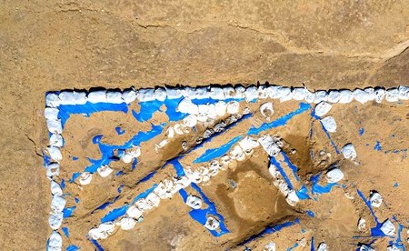 لقطة من الجو لموقع الحانة	 (أ.ف.پ)