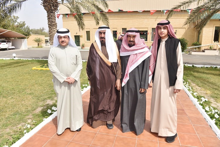 أسعد الجربا مع الشيخ علي الجابر في عزايز