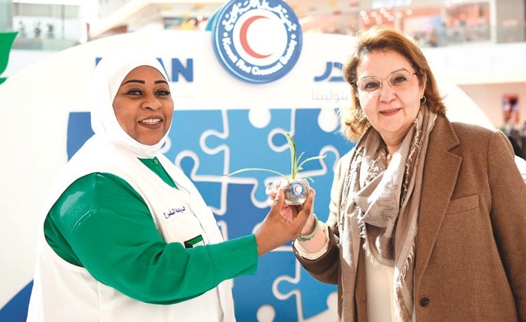 مها البرجس خلال مشاركتها في حملة تقدر بيئتنا مسؤوليتنا