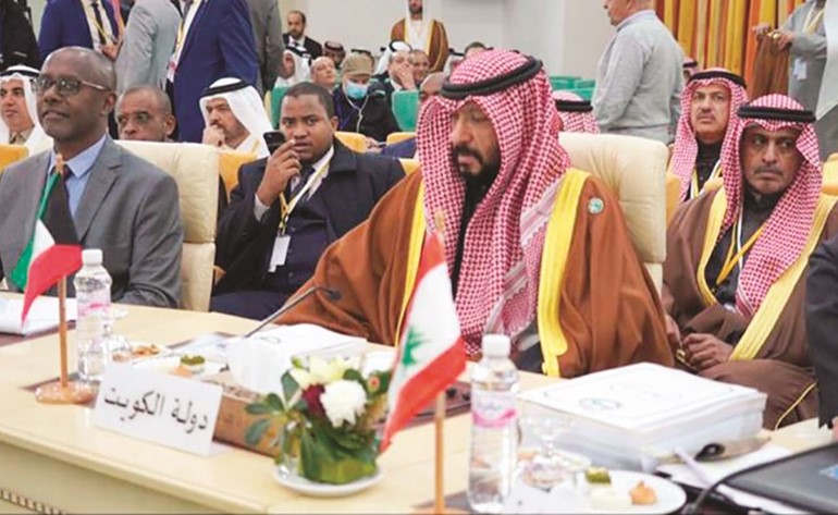 الشيخ طلال الخالد خلال مشاركته في الاجتماع